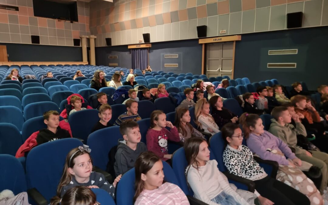 Učenici gledali film “Drugi dnevnik Pauline P.” u Prelogu