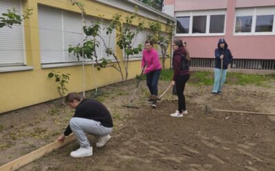 Projekt izrade školskog vrta uspješno se nastavlja kroz niz vrijednih aktivnosti naših učenika